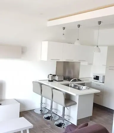 Modern,1 Bedroom Seafront In 3 Daire